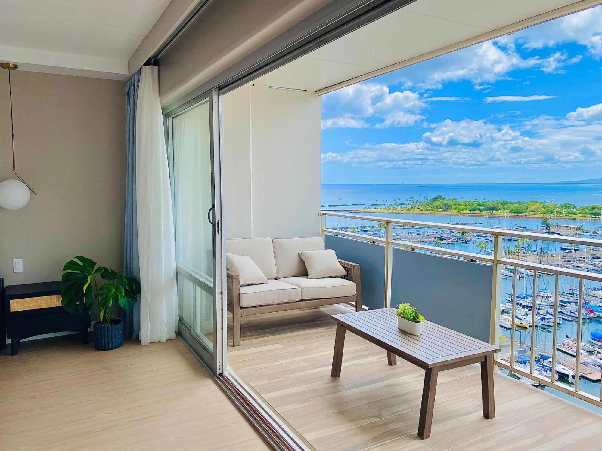 Panoramic Oceanview Resort - Full Kitchen In Each Room, 2 Swimming Pools, Onsite Restaurants, Fireworks Every Friday Honolulu Bagian luar foto