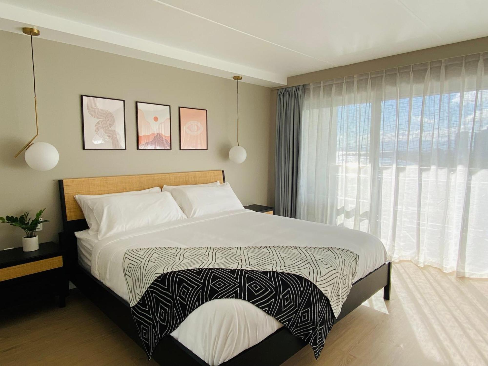 Panoramic Oceanview Resort - Full Kitchen In Each Room, 2 Swimming Pools, Onsite Restaurants, Fireworks Every Friday Honolulu Bagian luar foto
