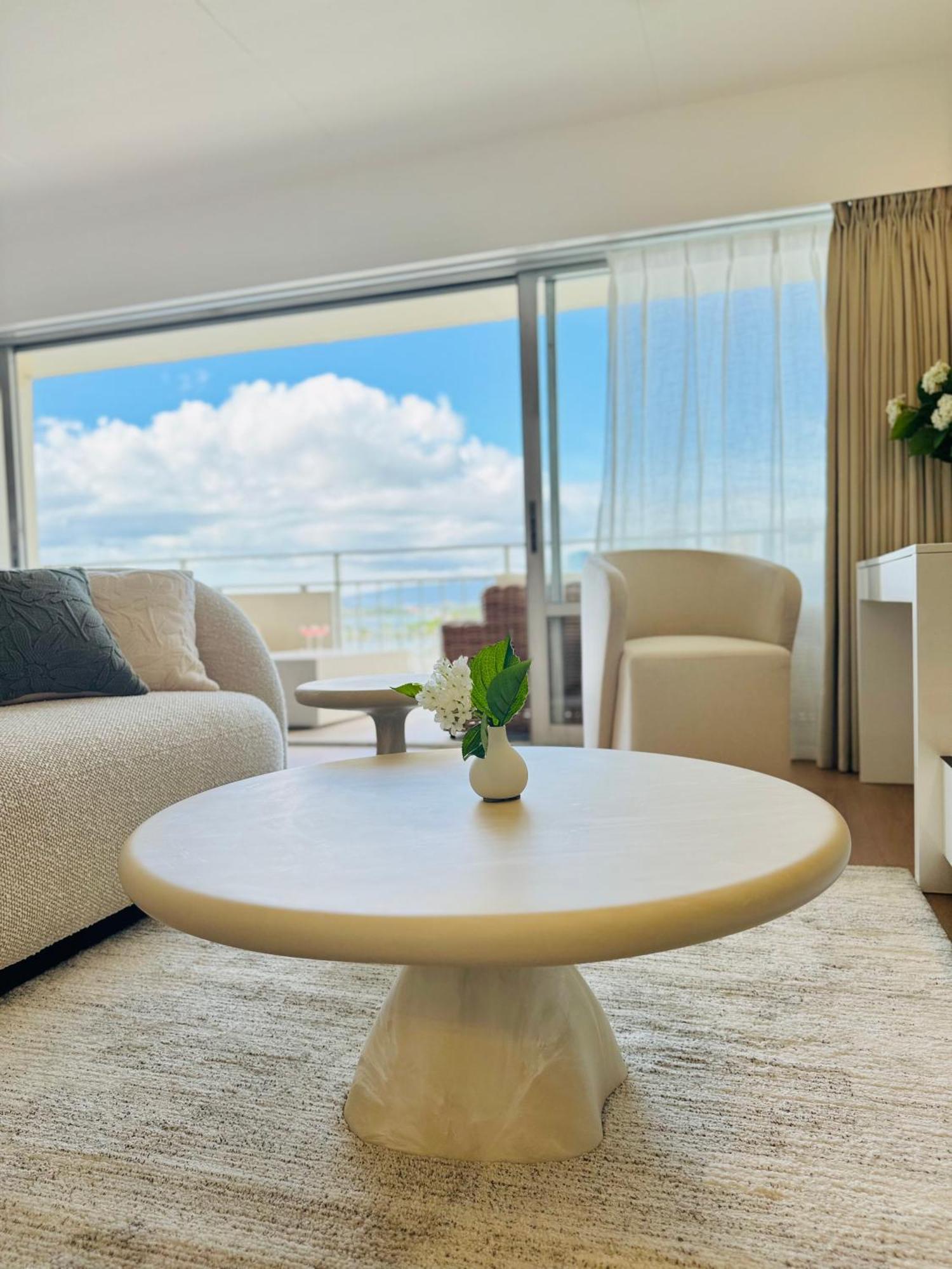 Panoramic Oceanview Resort - Full Kitchen In Each Room, 2 Swimming Pools, Onsite Restaurants, Fireworks Every Friday Honolulu Bagian luar foto